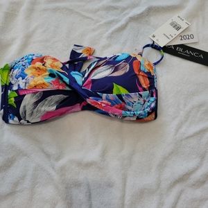 La blanca bikini top